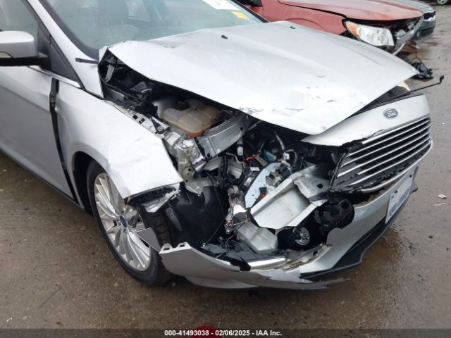 1FADP3N27JL316865 Ford Focus Titanium