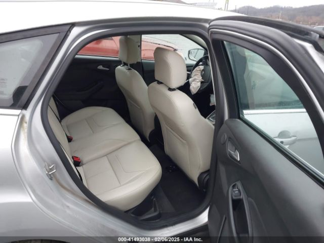 1FADP3N27JL316865 Ford Focus Titanium