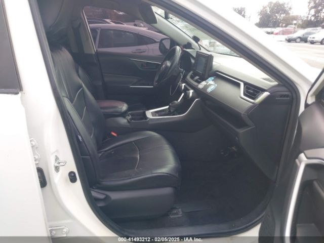 JTMH1RFVXLD054071 Toyota RAV4 LE