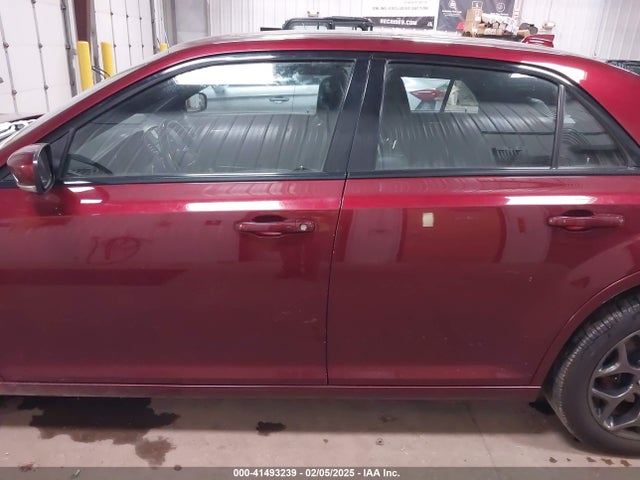 2C3CCAGG5JH302401 Chrysler 300 300s Awd