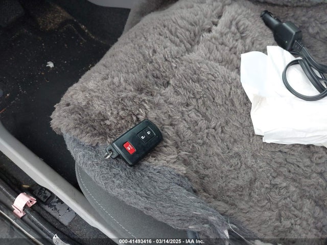 Toyota Prius V Two 2017 JTDZN3EU6HJ069884 Image 11
