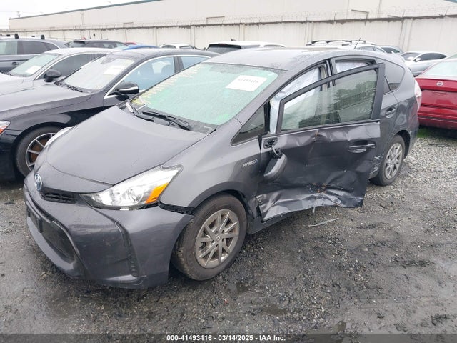 Toyota Prius V Two 2017 JTDZN3EU6HJ069884 Image 2