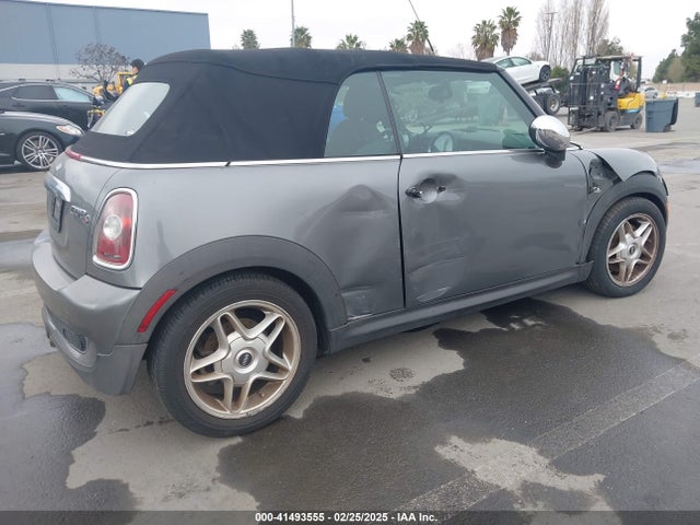 2010 MINI COOPER S WMWMS3C56ATY08712 Photo 3