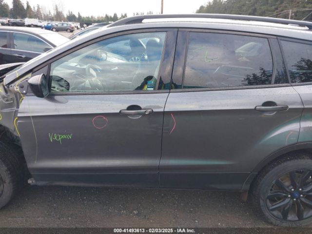 1FMCU9G97HUE97915 Ford ESCAPE SE