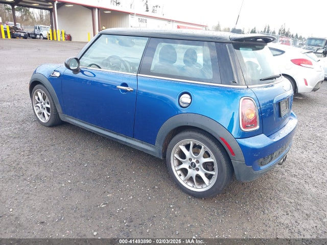 2008 MINI COOPER S WMWMF73568TV38743 Photo 2