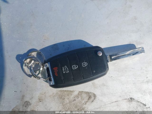 KNAGM4A74F5631459 KIA Optima Lx