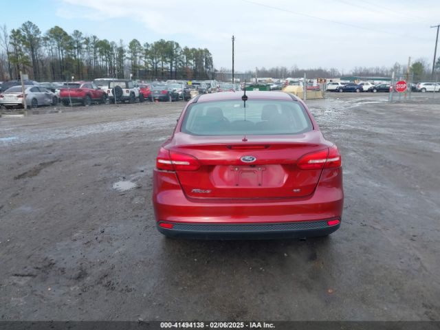 1FADP3F25HL275385 Ford FOCUS SE