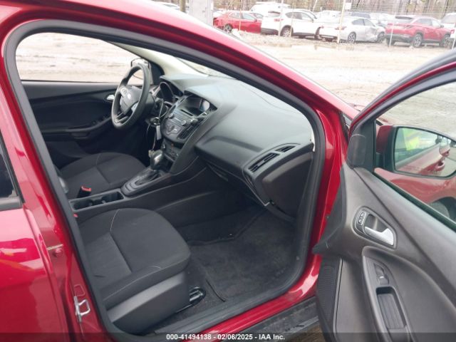 1FADP3F25HL275385 Ford FOCUS SE