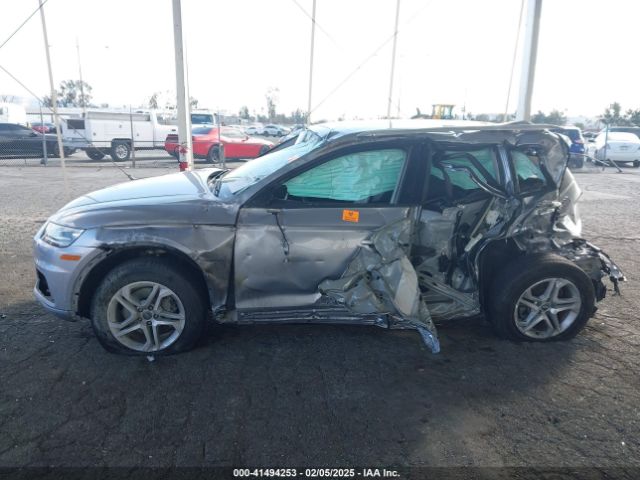WA1ANAFY7J2027138 Audi Q5 2.0t Premium/2.0t Tech Premium