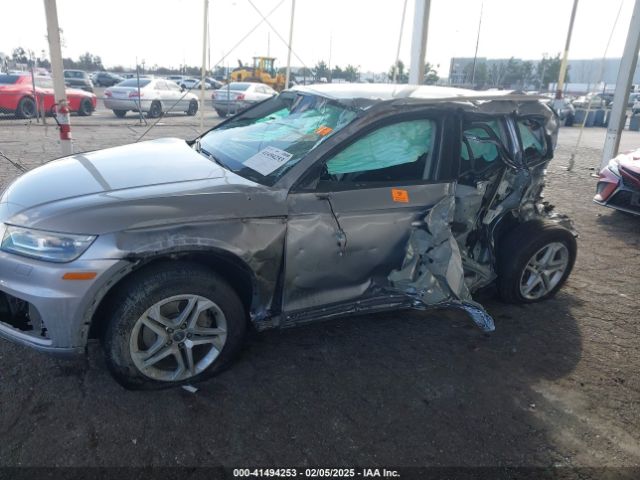 WA1ANAFY7J2027138 Audi Q5 2.0t Premium/2.0t Tech Premium