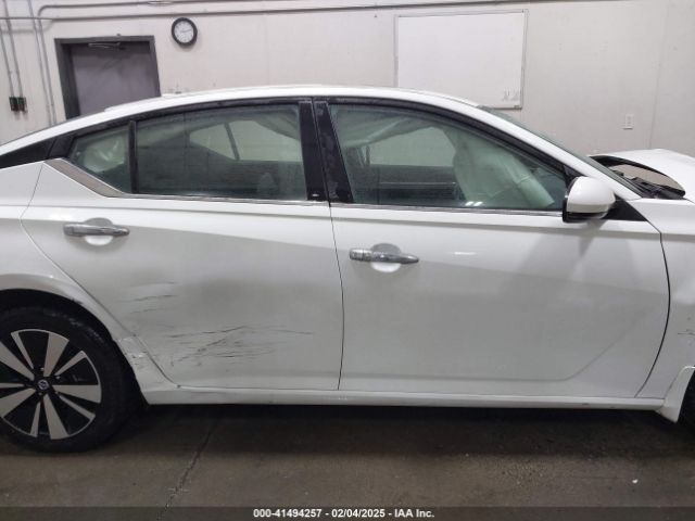 1N4BL4DWXNN343338 Nissan Altima Sv Intelligent Awd