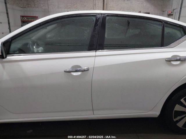 1N4BL4DWXNN343338 Nissan Altima Sv Intelligent Awd