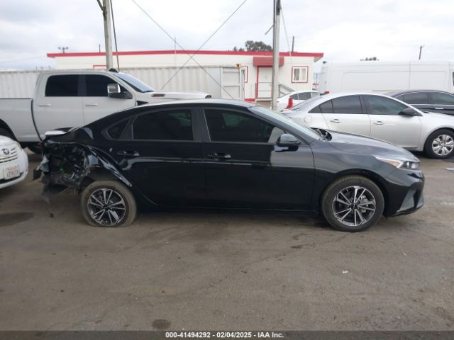3KPF24AD5PE646813 KIA Forte Lxs