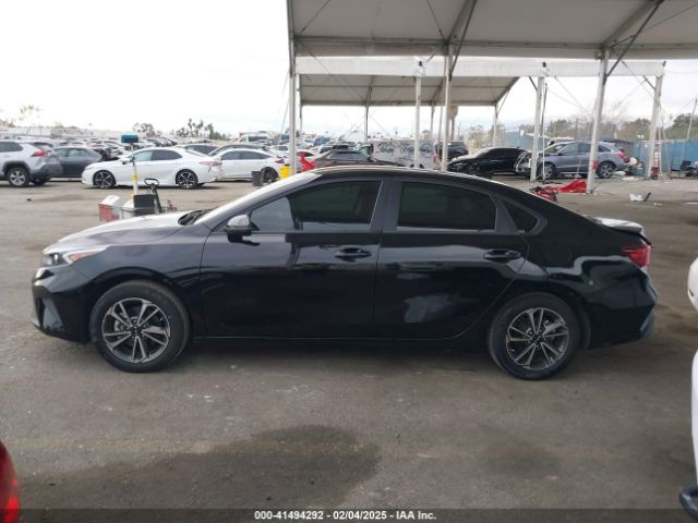 3KPF24AD5PE646813 KIA Forte Lxs