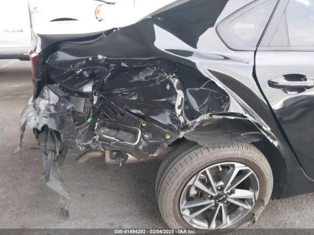 3KPF24AD5PE646813 KIA Forte Lxs