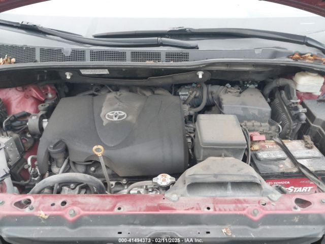 5TDYZ3DC5KS971445 Toyota Sienna Xle Premium 8 Passenger