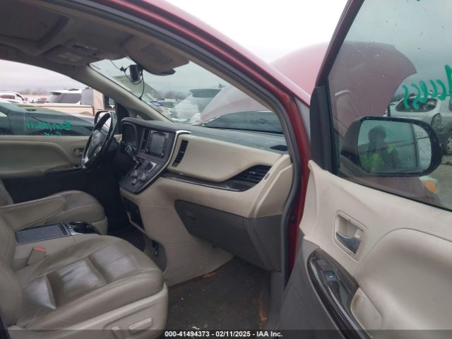 5TDYZ3DC5KS971445 Toyota Sienna Xle Premium 8 Passenger