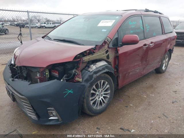 5TDYZ3DC5KS971445 Toyota Sienna Xle Premium 8 Passenger