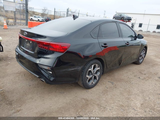 3KPF24AD4ME297915 KIA Forte Lxs