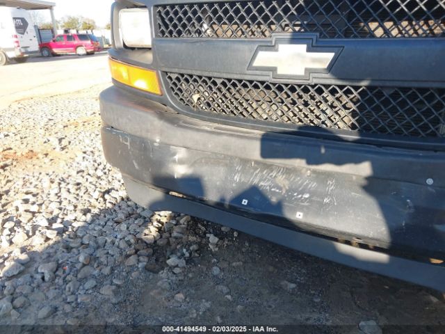 1GCWGBFF0H1109366 Chevrolet Express 2500 Work Van
