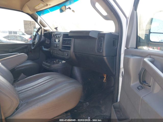 1GCWGBFF0H1109366 Chevrolet Express 2500 Work Van