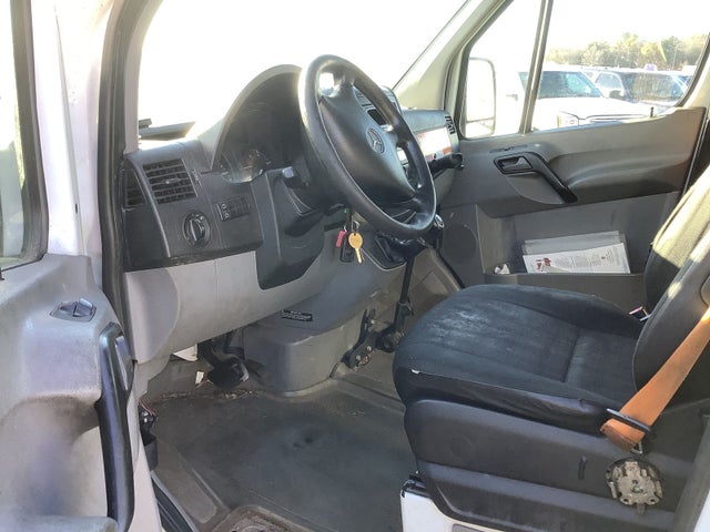 WD3PE8DE6E5825517 Mercedes-Benz Sprinter 2500 High Roof