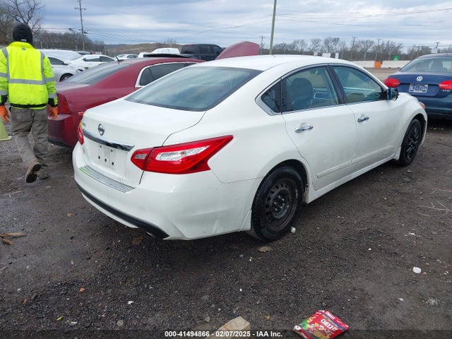 Nissan Altima 2.5 S 2017 1N4AL3AP9HC272703 Image 4