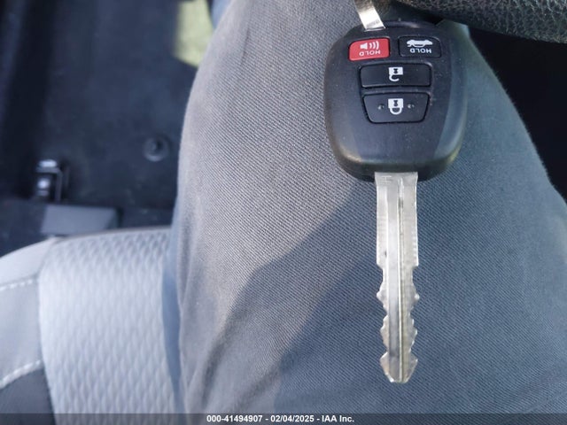 Toyota COROLLA LE 2018 5YFBURHE3JP748153 Image 11