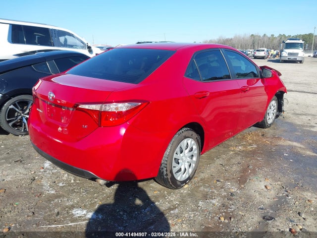 Toyota COROLLA LE 2018 5YFBURHE3JP748153 Image 4