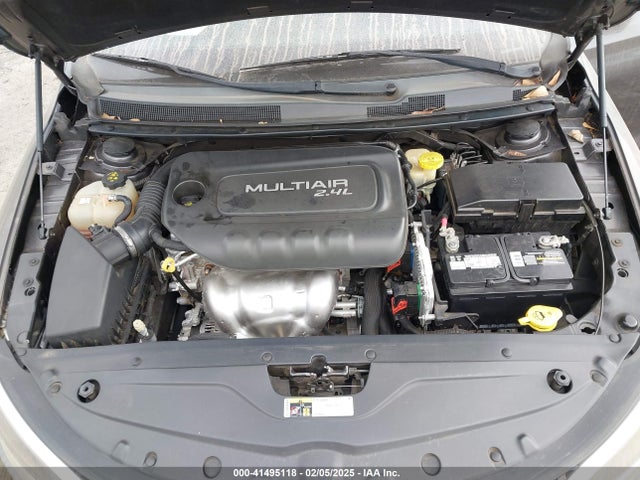 Chrysler 200 Limited 2015 1C3CCCAB0FN760693 Image 10
