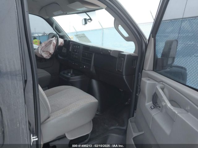 1GCWGAFP1J1267630 Chevrolet Express 2500 Work Van