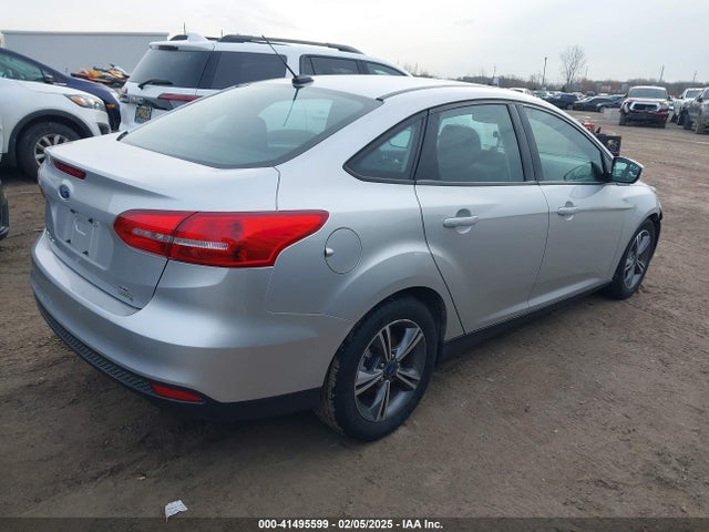 Ford FOCUS SE 2017 1FADP3FE3HL270504 Image 4