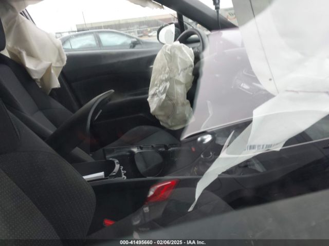 NMTKHMBXXKR080036 Toyota C-HR LE