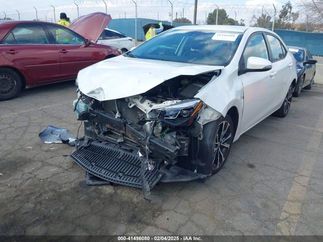 Toyota COROLLA SE 2017 5YFBURHE4HP588942 Image 2