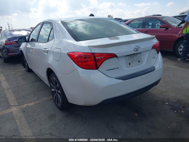 Toyota COROLLA SE 2017 5YFBURHE4HP588942 Image 3