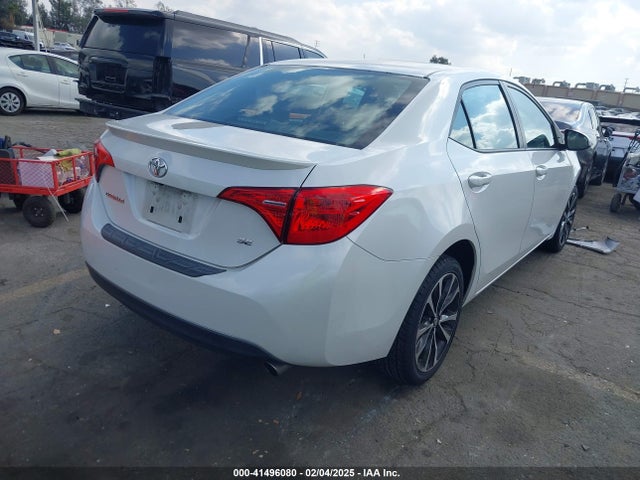 Toyota COROLLA SE 2017 5YFBURHE4HP588942 Image 4
