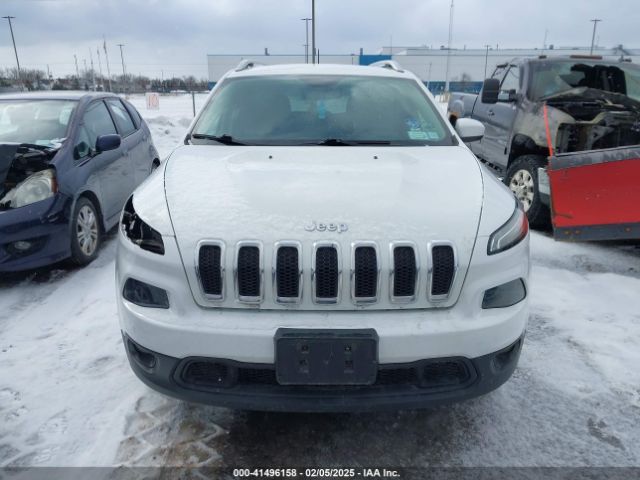 1C4PJMCB5HW618794 Jeep Cherokee Latitude 4x4