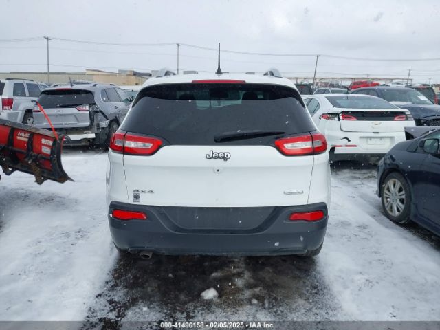 1C4PJMCB5HW618794 Jeep Cherokee Latitude 4x4
