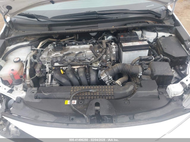 5YFEPMAE5NP321208 Toyota COROLLA LE