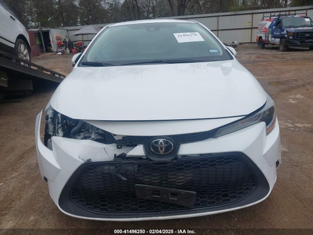 5YFEPMAE5NP321208 Toyota COROLLA LE