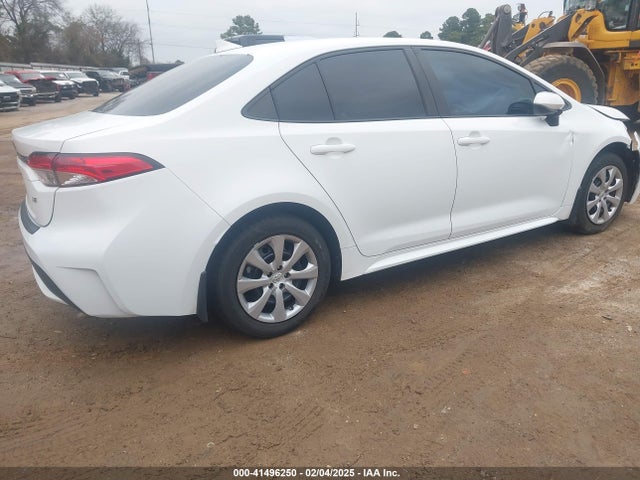 5YFEPMAE5NP321208 Toyota COROLLA LE