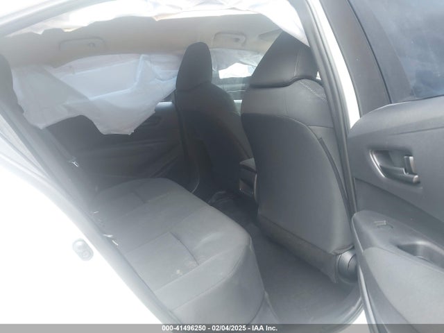 5YFEPMAE5NP321208 Toyota COROLLA LE