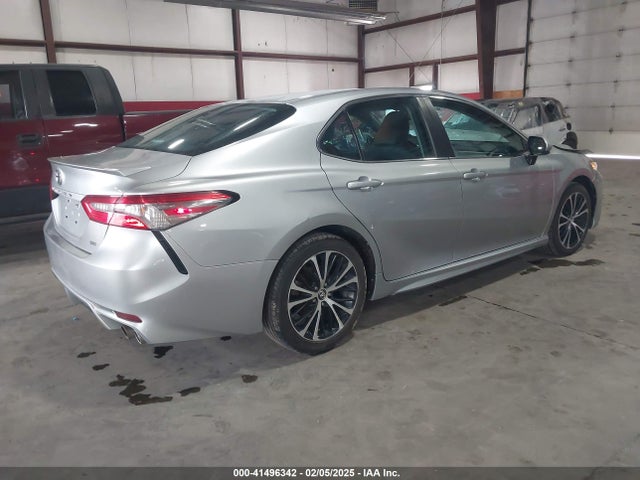 4T1B11HKXJU587525 Toyota CAMRY SE