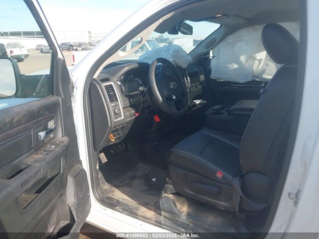 3C6JR7DG8PG656650 RAM 1500 Classic Tradesman  4x4 8' Box