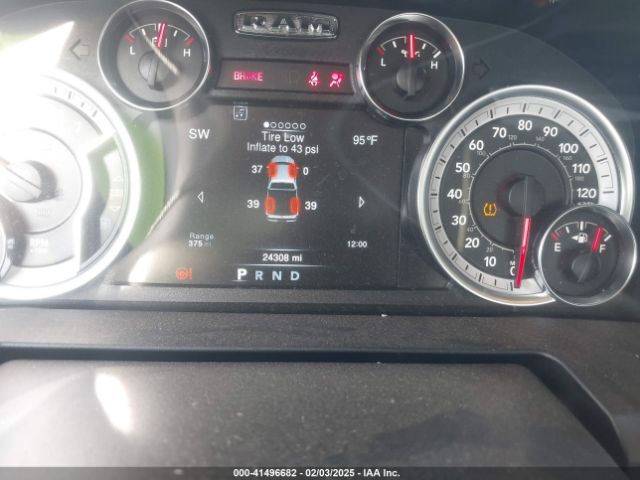 3C6JR7DG8PG656650 RAM 1500 Classic Tradesman  4x4 8' Box