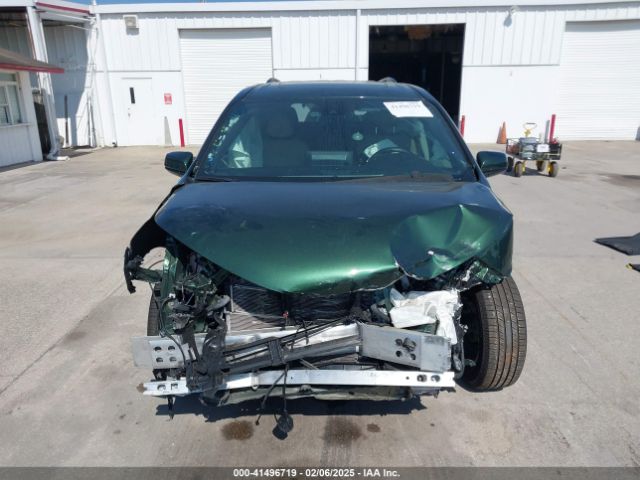 5TDYRKEC9MS062975 Toyota SIENNA XLE
