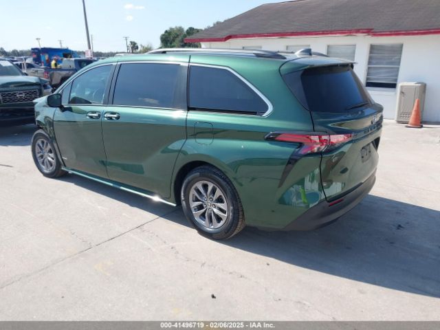 5TDYRKEC9MS062975 Toyota SIENNA XLE