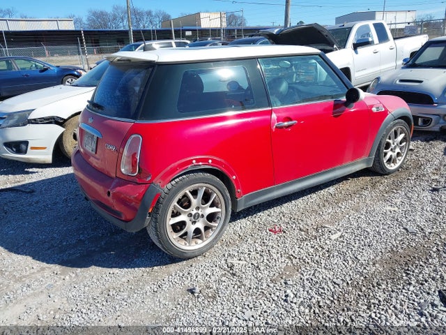 2006 MINI COOPER S WMWRE33556TN28185 Photo 3