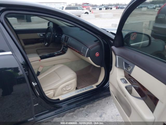 2010 JAGUAR XF SAJWA0GB3ALR68805 Photo 4