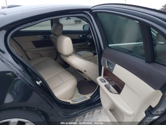 2010 JAGUAR XF SAJWA0GB3ALR68805 Photo 7
